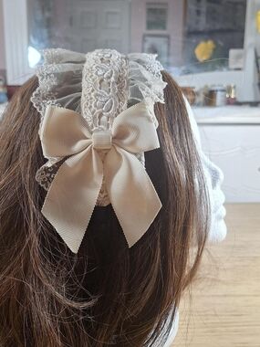 🤍 Innocent World Ivory Lace & Rose Hairband 🌹